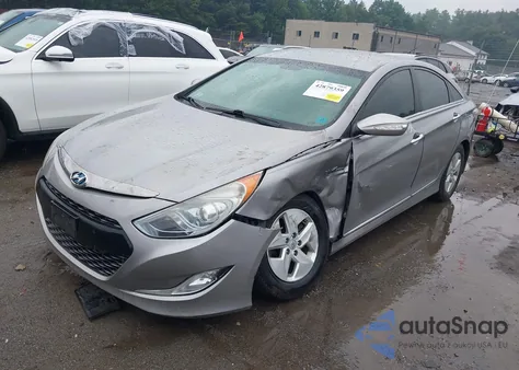 2011 Hyundai Sonata Hybrid from USA, damaged, VIN KMHEC4A44BA004891